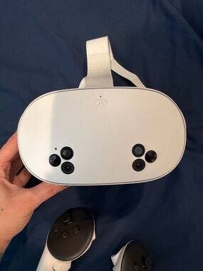 Meta Quest 3s 128gb all in one virtual reality headset
